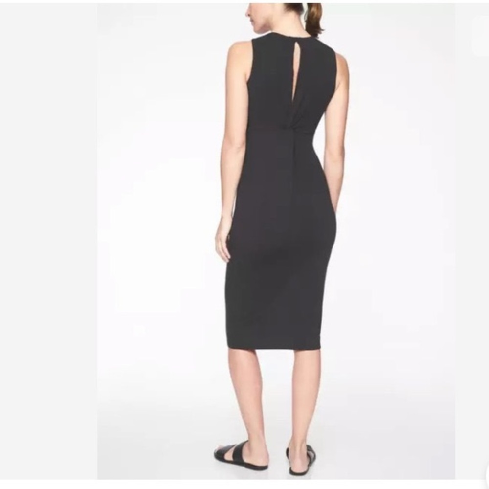 Twist Back Dress 🖤